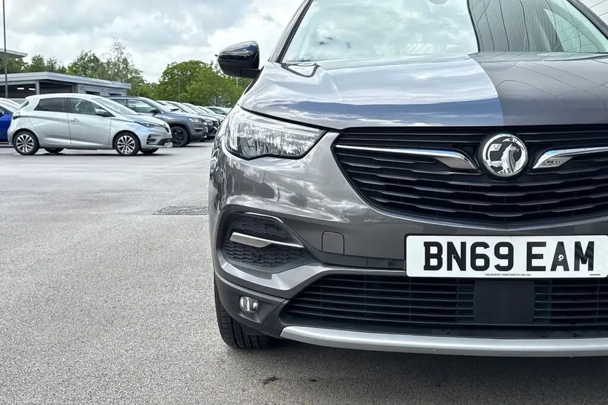 2019-vauxhall-grandland-x-12-elite-nav-big-24