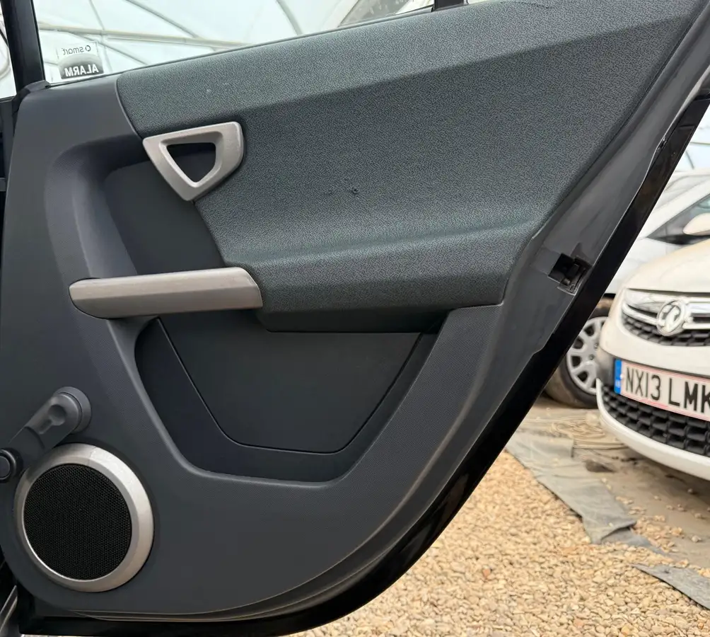 2005-smart-forfour-13-passion-big-47