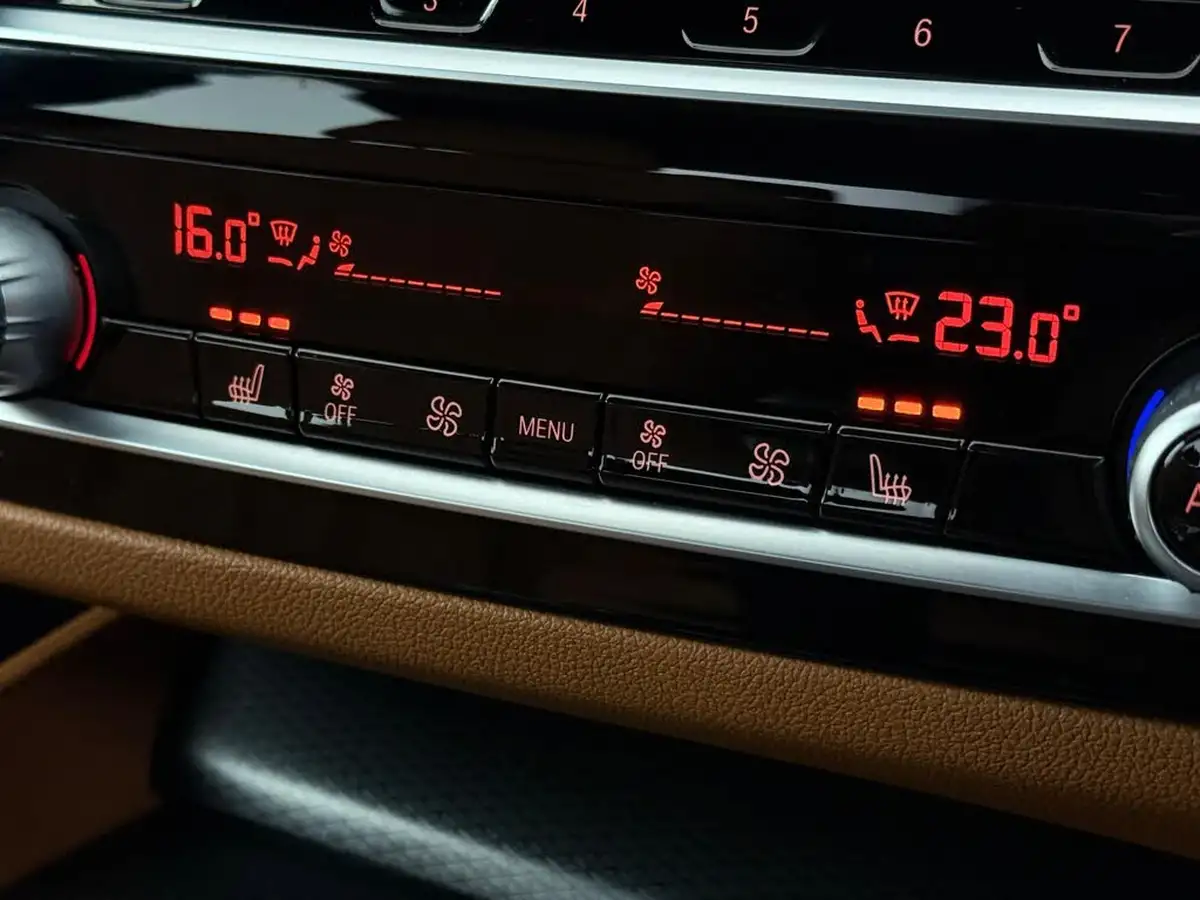 2021-bmw-5-series-20td-520d-m-sport-mht-saloon-4d-big-39