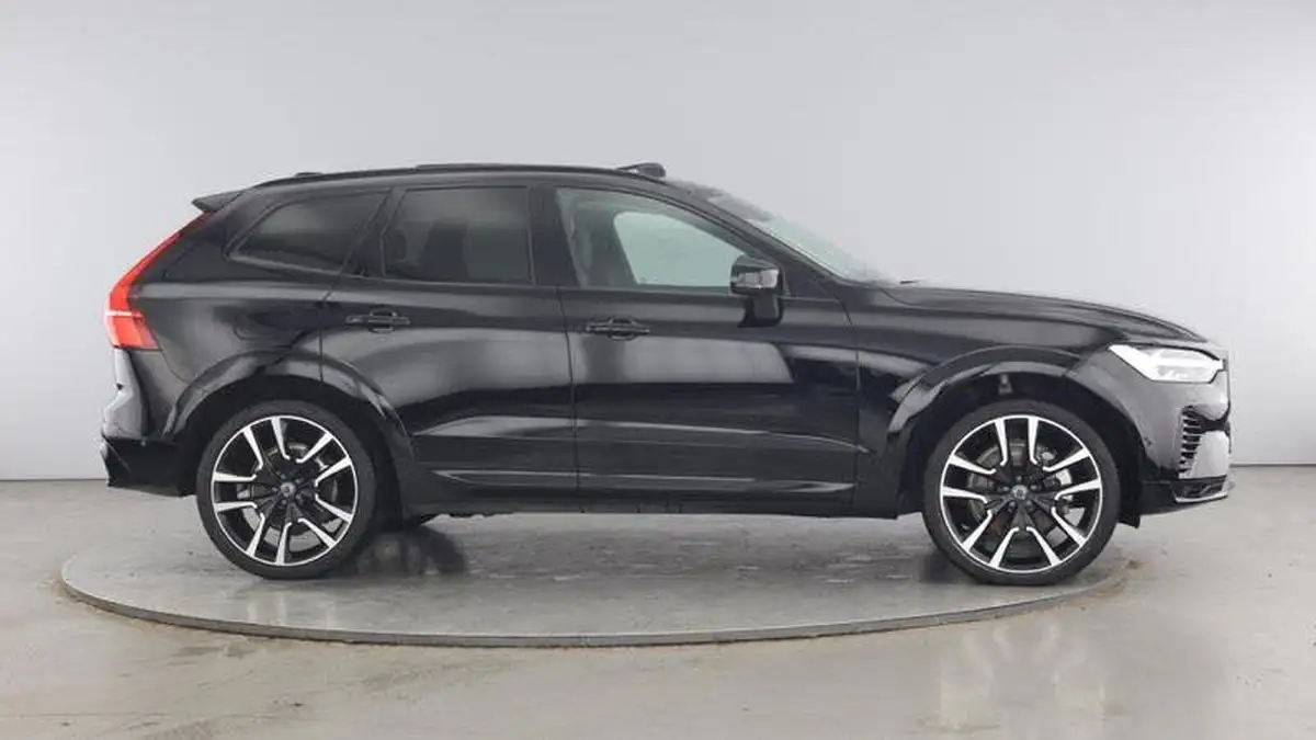 2024-volvo-xc60-20-t8-ultimate-dark-big-3