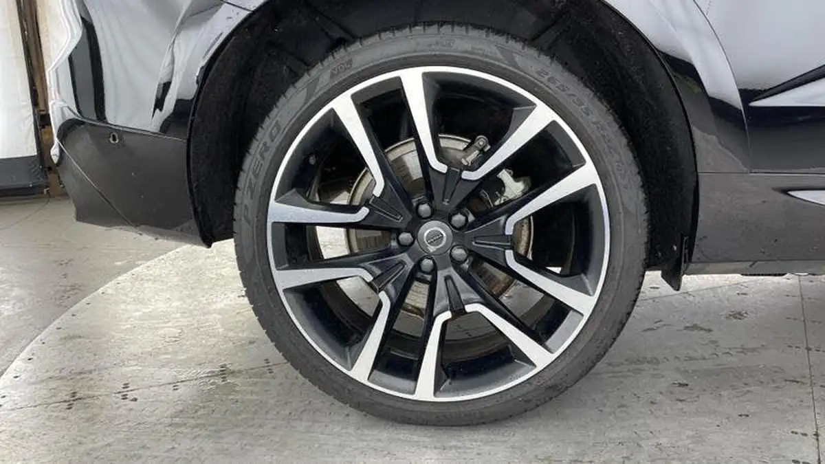 2024-volvo-xc60-20-t8-ultimate-dark-big-27