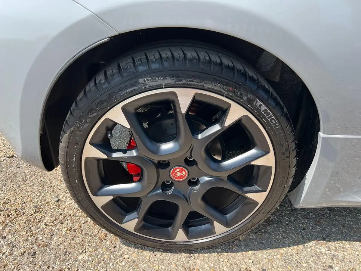 2022-abarth-595-14-tjet-competizione-big-31
