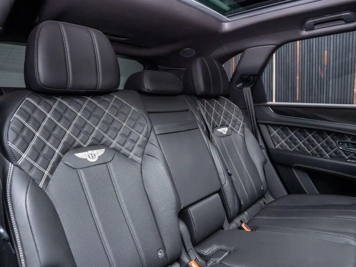 2019-bentley-bentayga-40-v8-big-43
