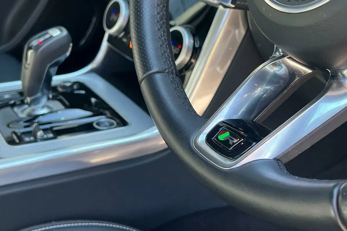 2020-jaguar-xe-20d-r-dynamic-s-big-39