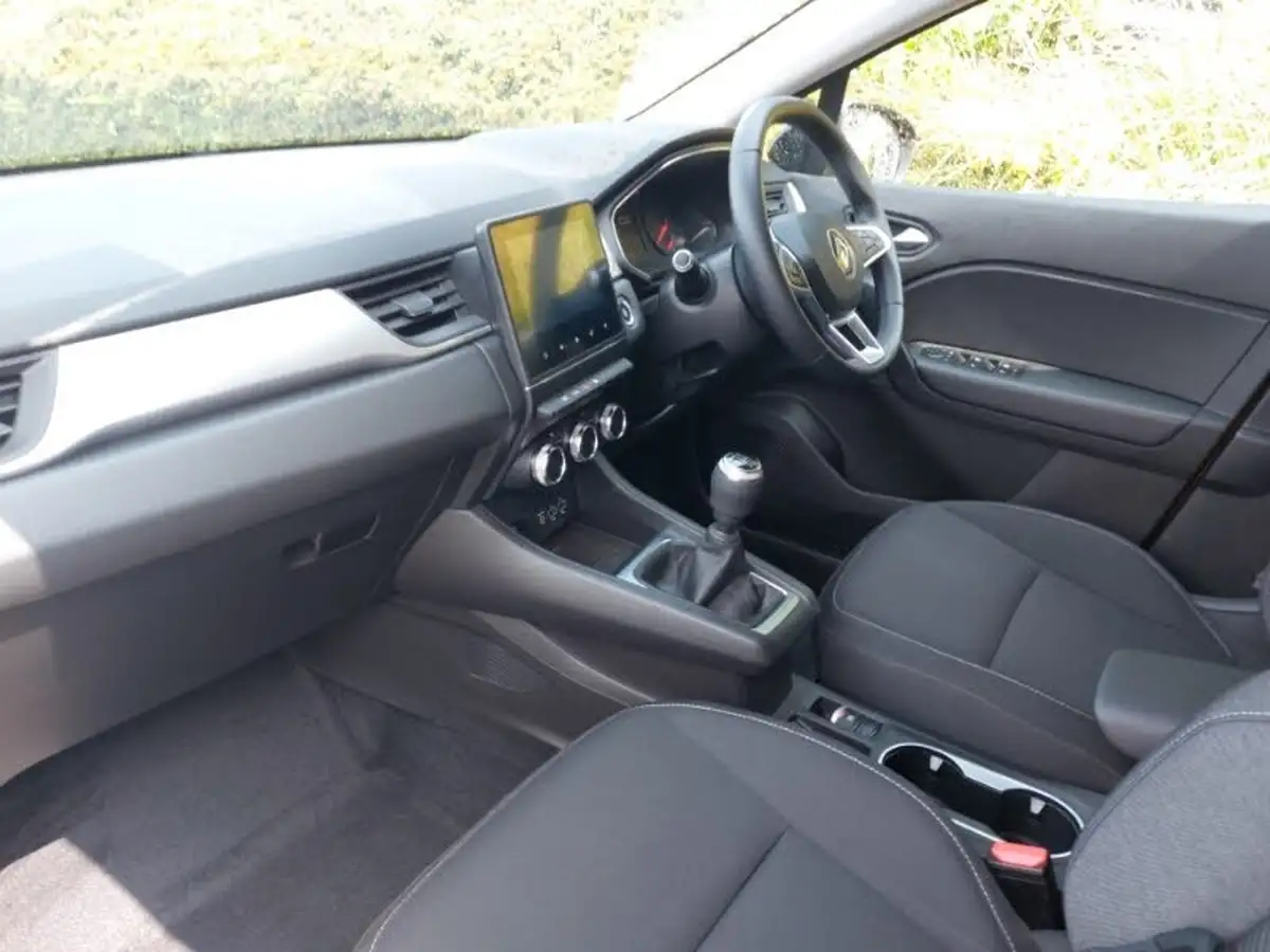 2021-renault-captur-13-tce-iconic-140ps-big-4