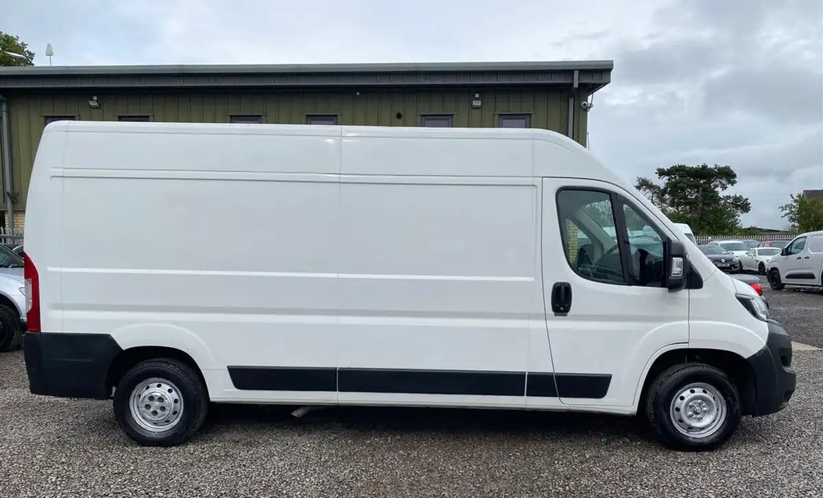 2019-peugeot-boxer-20-bluehdi-professional-335-l3-h2-big-19