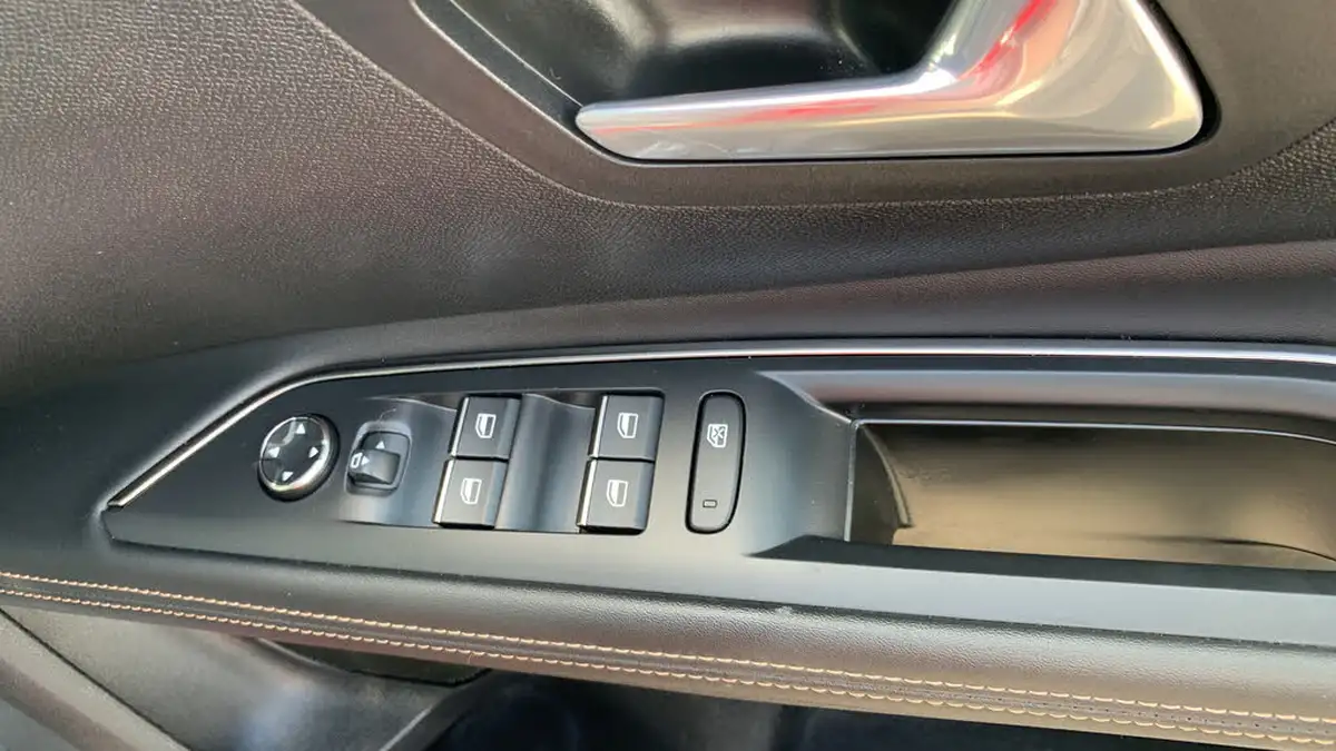 2022-peugeot-5008-suv-12-puretech-gt-premium-big-21