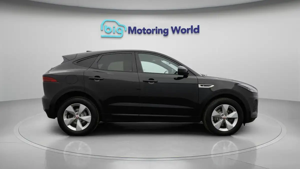 2020-jaguar-e-pace-20-i4d-r-dynamic-s-180ps-awd-auto-big-8