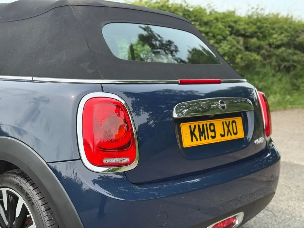 2019-mini-cooper-15-cooper-exclusive-134bhp-ss-convertible-2d-auto-big-28