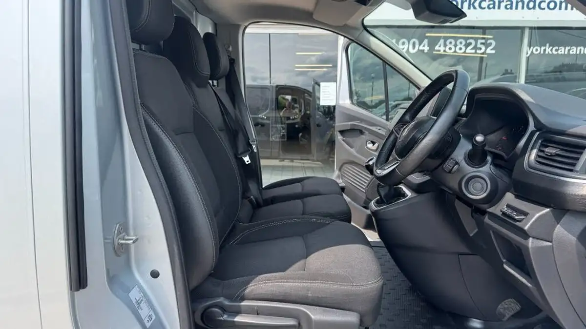 2023-renault-trafic-20dci-ll30-150-sport-panel-big-27