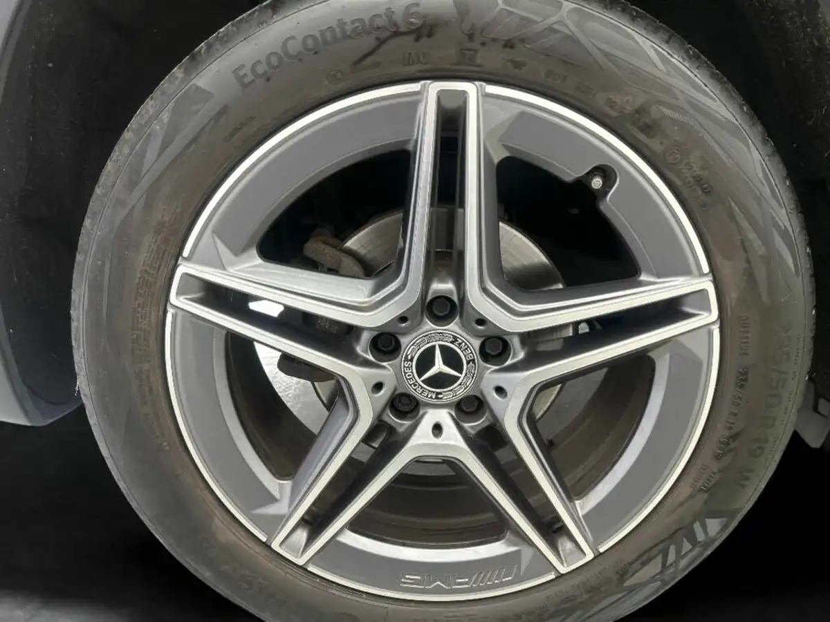 2021-mercedes-benz-gla-class-13-gla-200-amg-line-executive-big-12