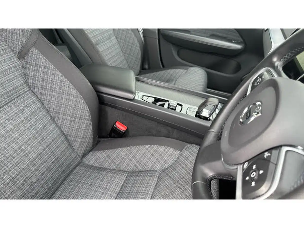 2021-volvo-v60-20-b3-momentum-161bhp-big-8