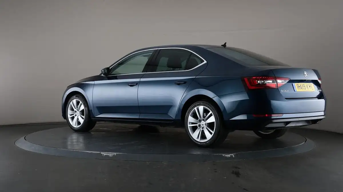 2019-skoda-superb-20tdi-se-l-executive-150ps-hatchback-big-74