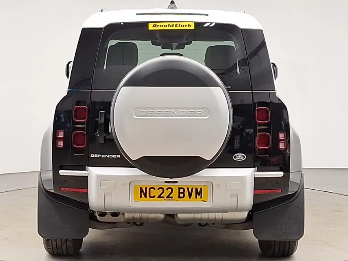 2022-land-rover-110-defender-30-d250-xs-edition-big-12