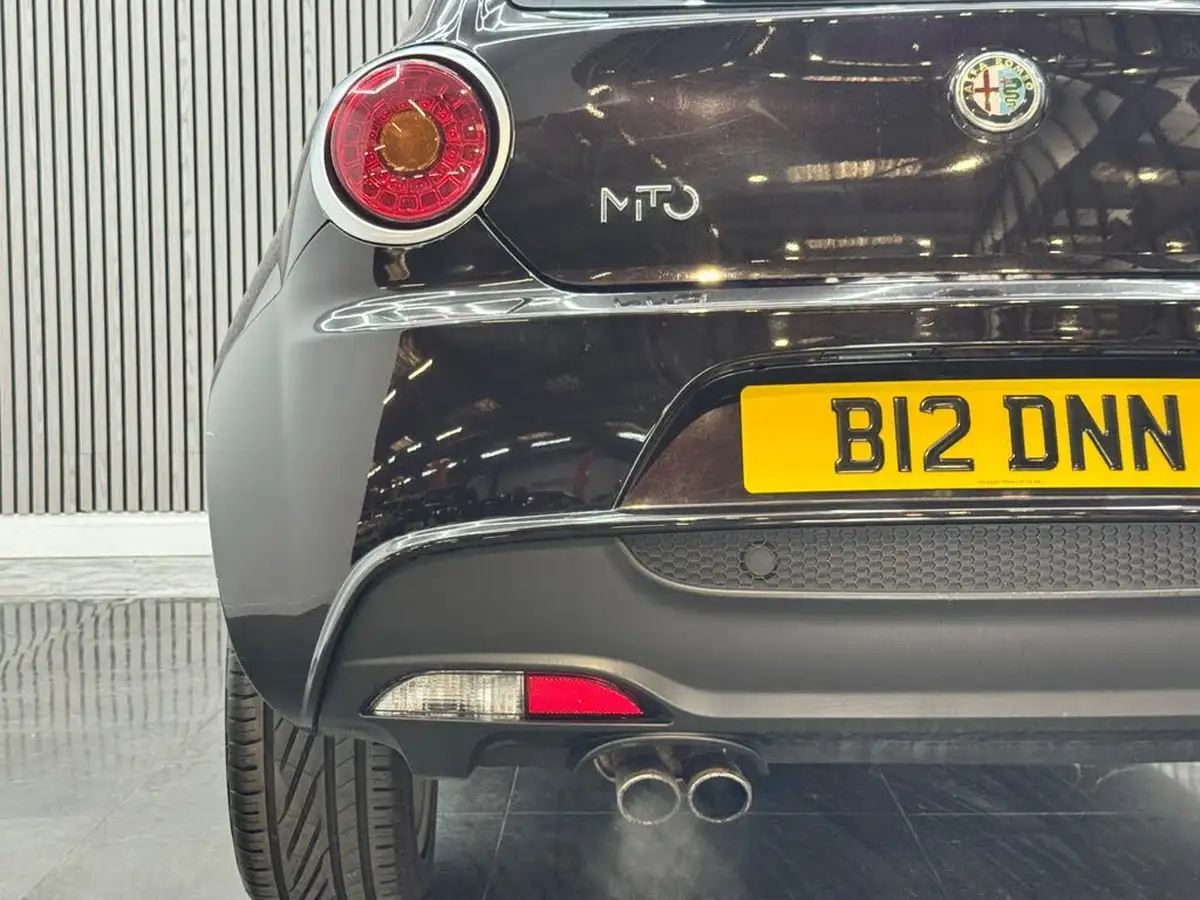 2009-alfa-romeo-mito-14-veloce-155bhp-big-26