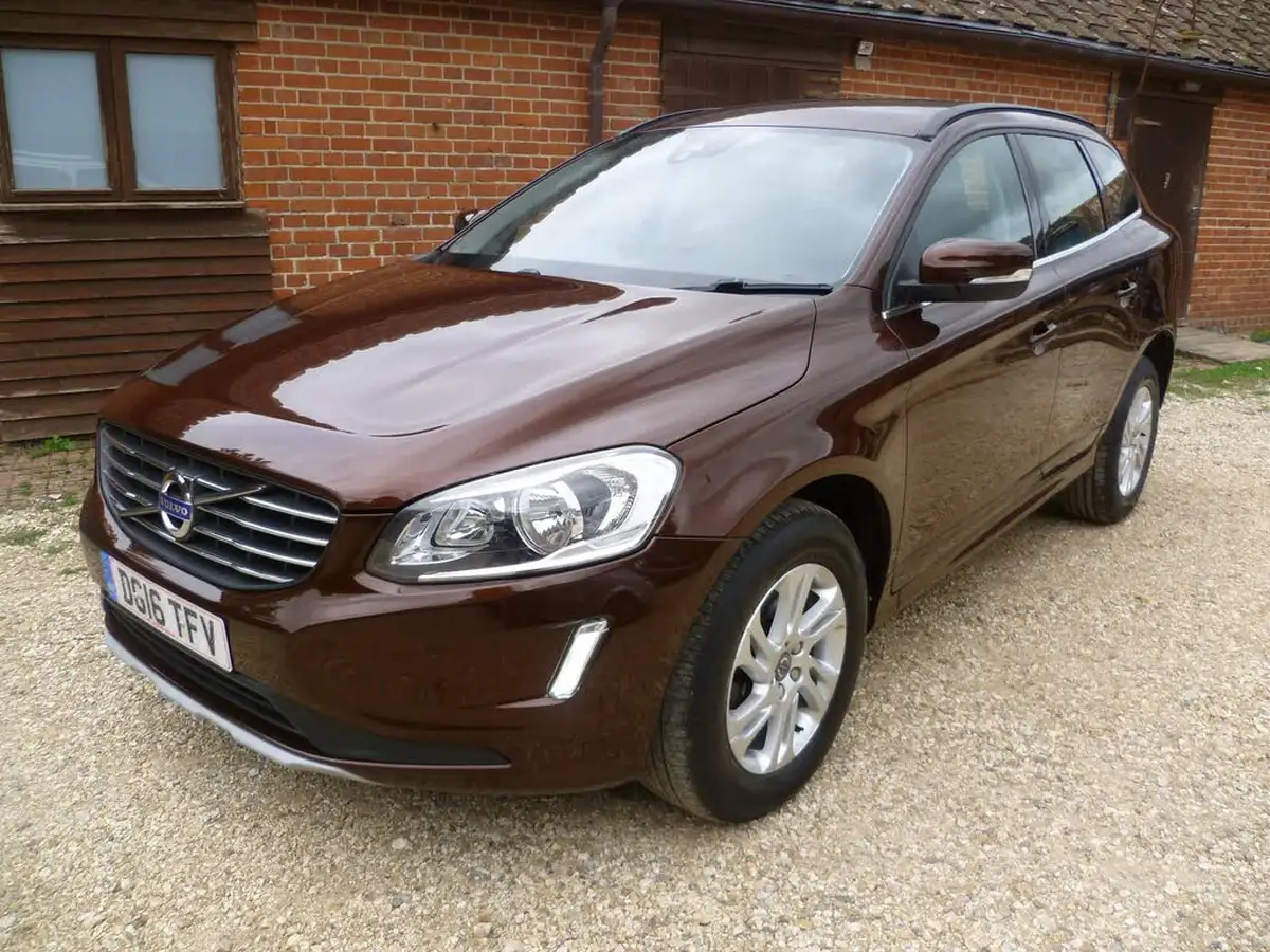 2016-volvo-xc60-20td-d4-se-nav-geartronic-big-0