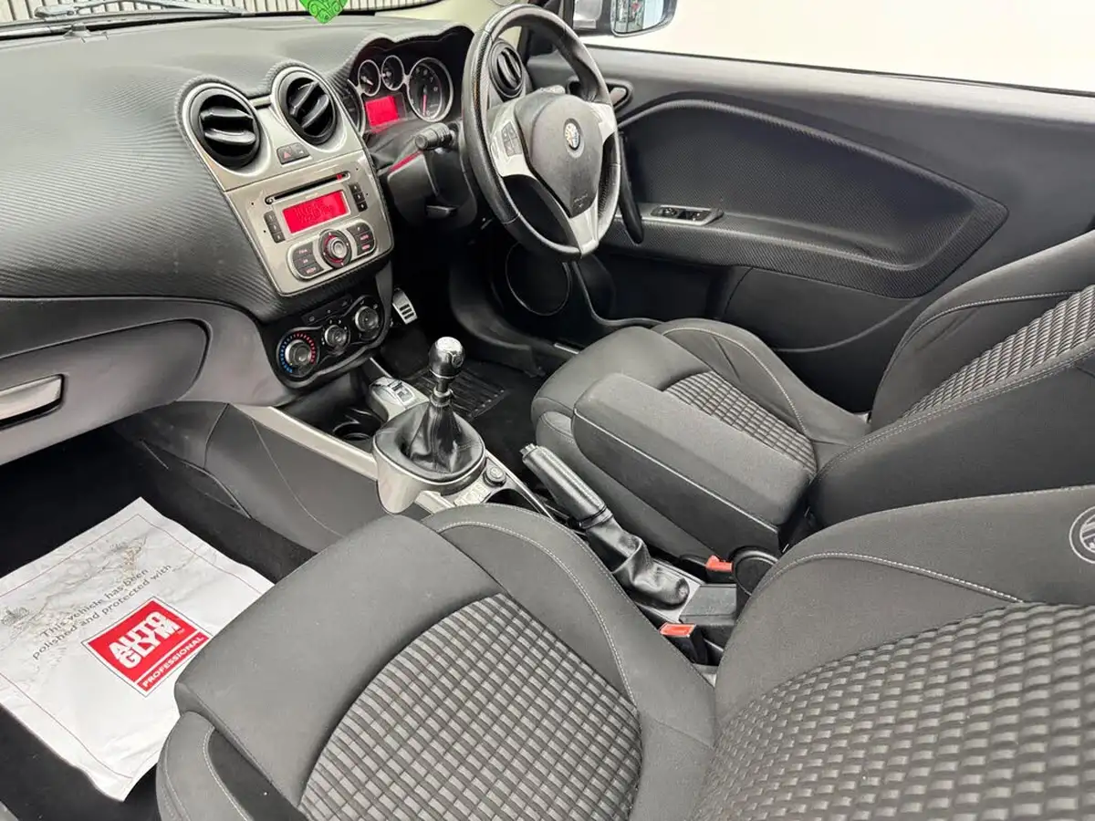2009-alfa-romeo-mito-14-veloce-155bhp-big-2