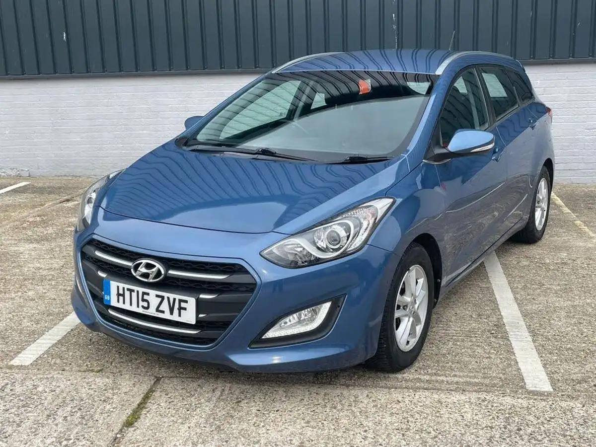 2015-hyundai-i30-16crdi-se-nav-110ps-tourer-big-67