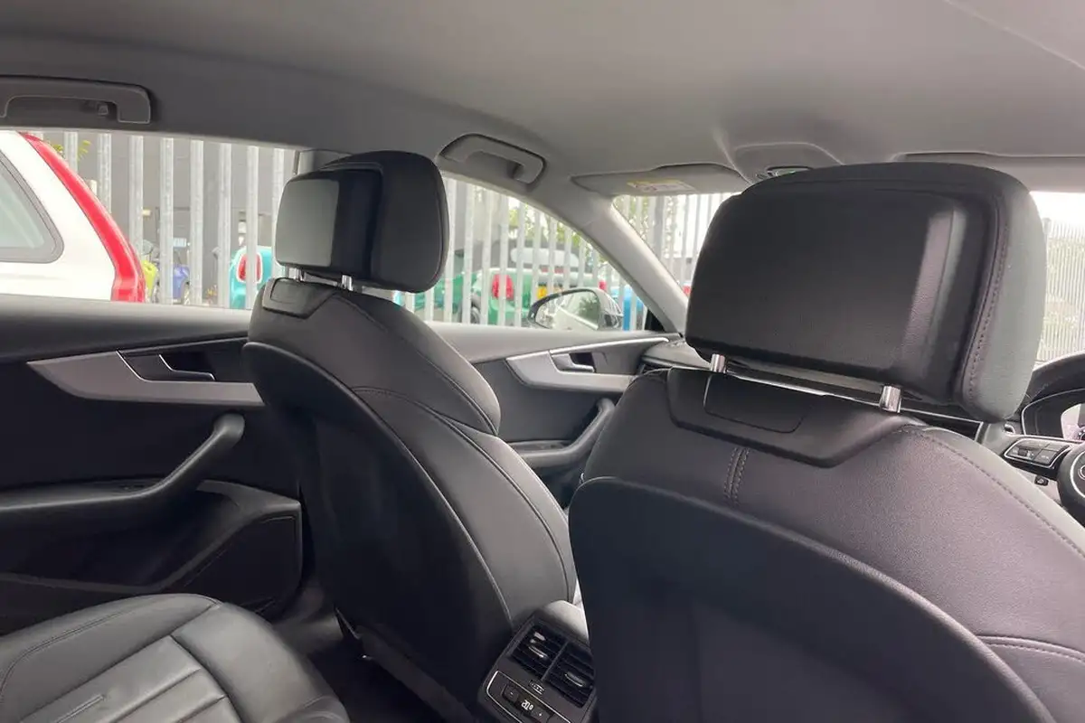 2022-audi-a5-20-35-tfsi-sportback-5d-big-21