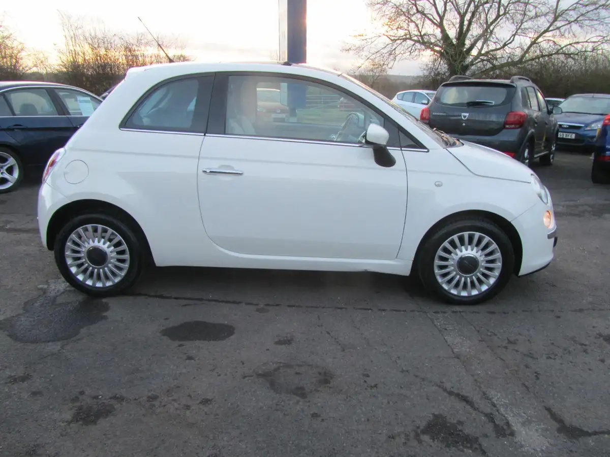 2011-fiat-500-12-lounge-big-1