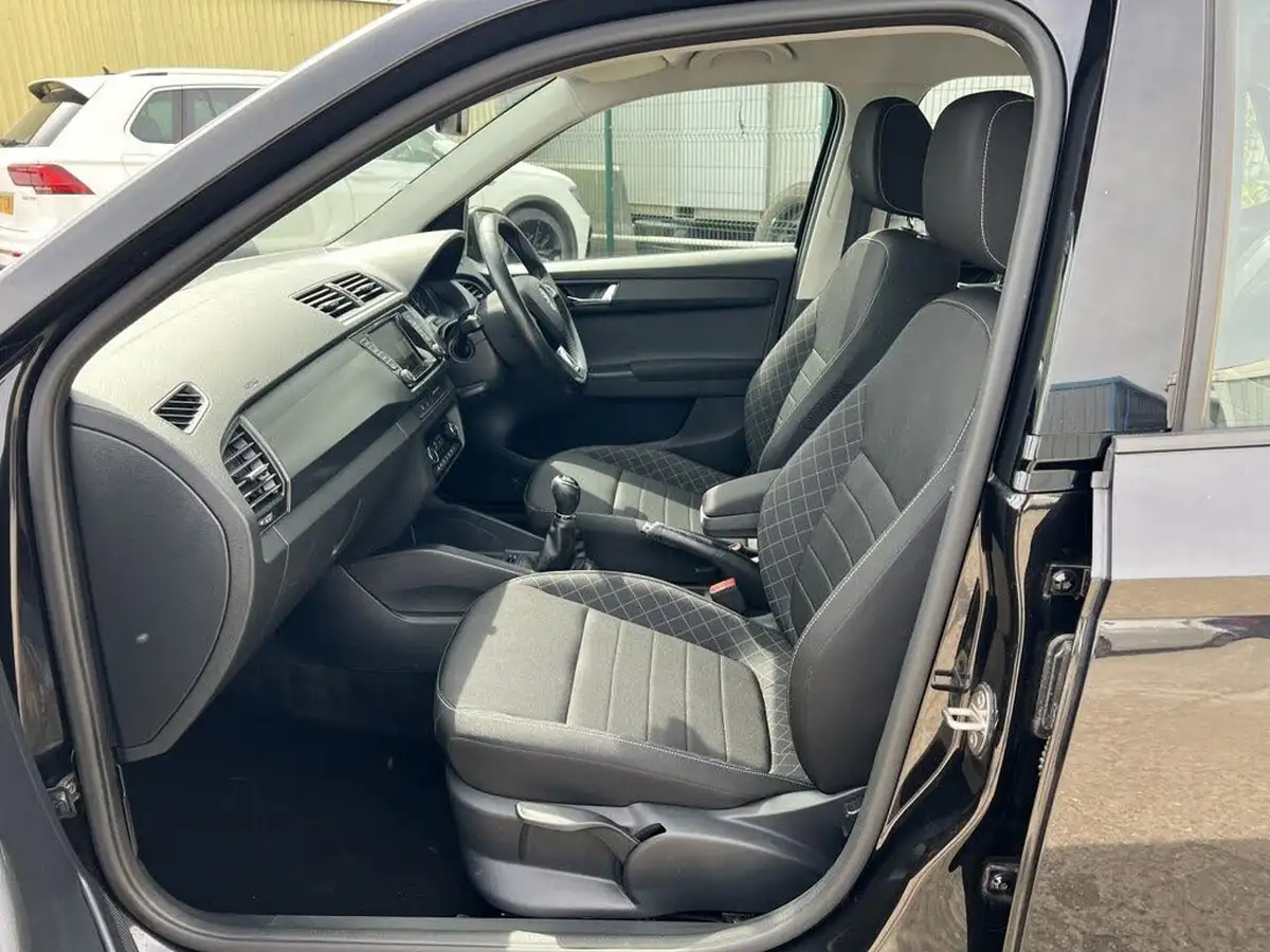 2015-skoda-fabia-12-tsi-se-l-90ps-hatchback-big-19