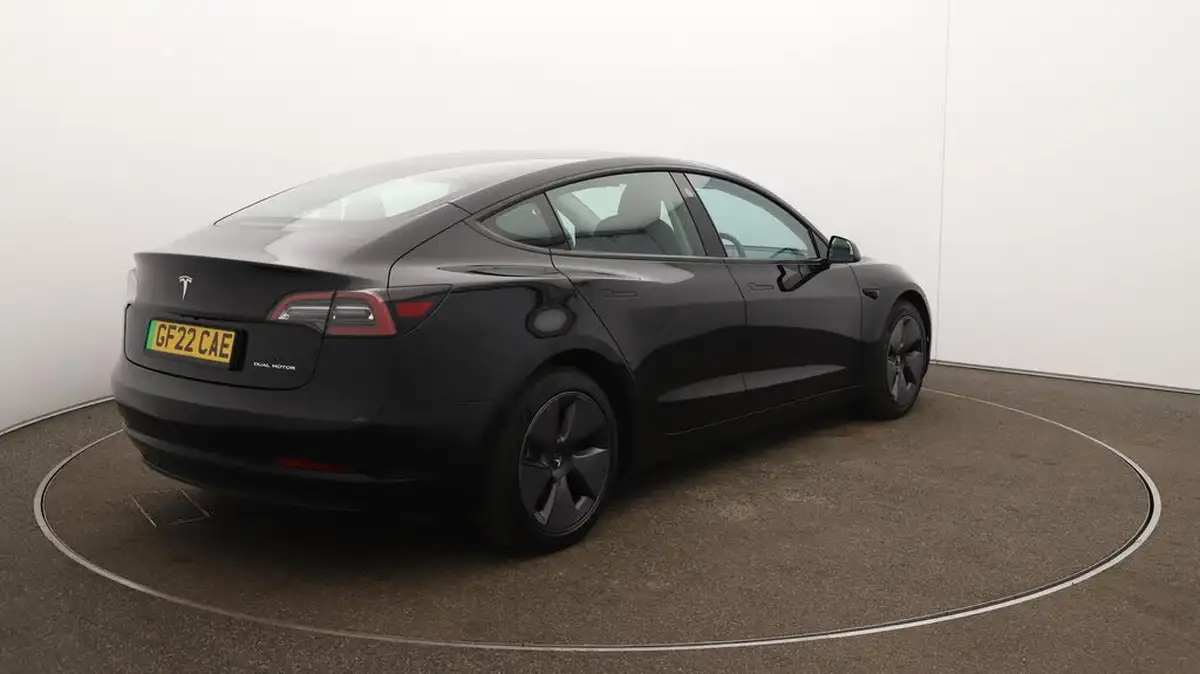 2022-tesla-model-3-e-long-range-big-45