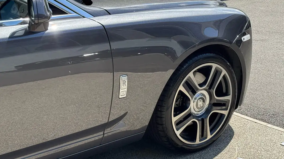2016-rolls-royce-ghost-66-ewb-big-11