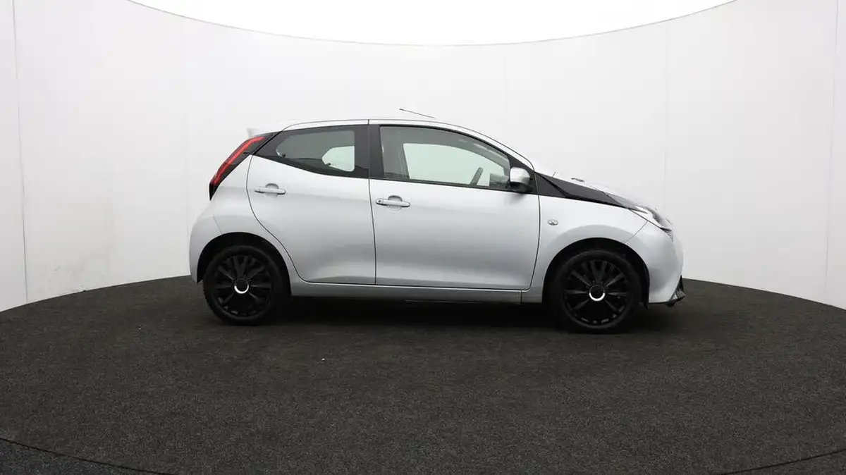 2019-toyota-aygo-10-vvt-i-x-play-big-34