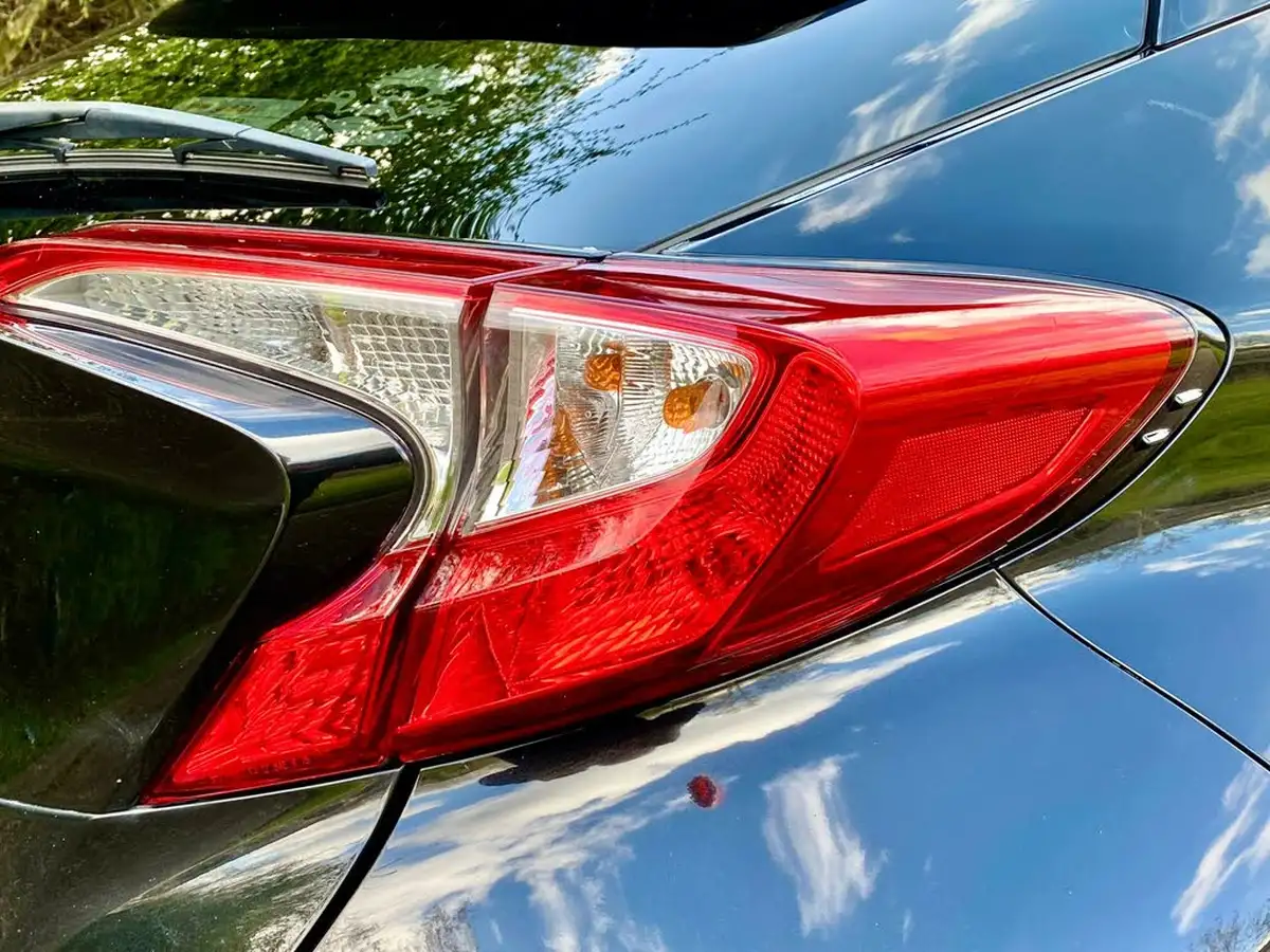 2018-toyota-c-hr-12-excel-big-44