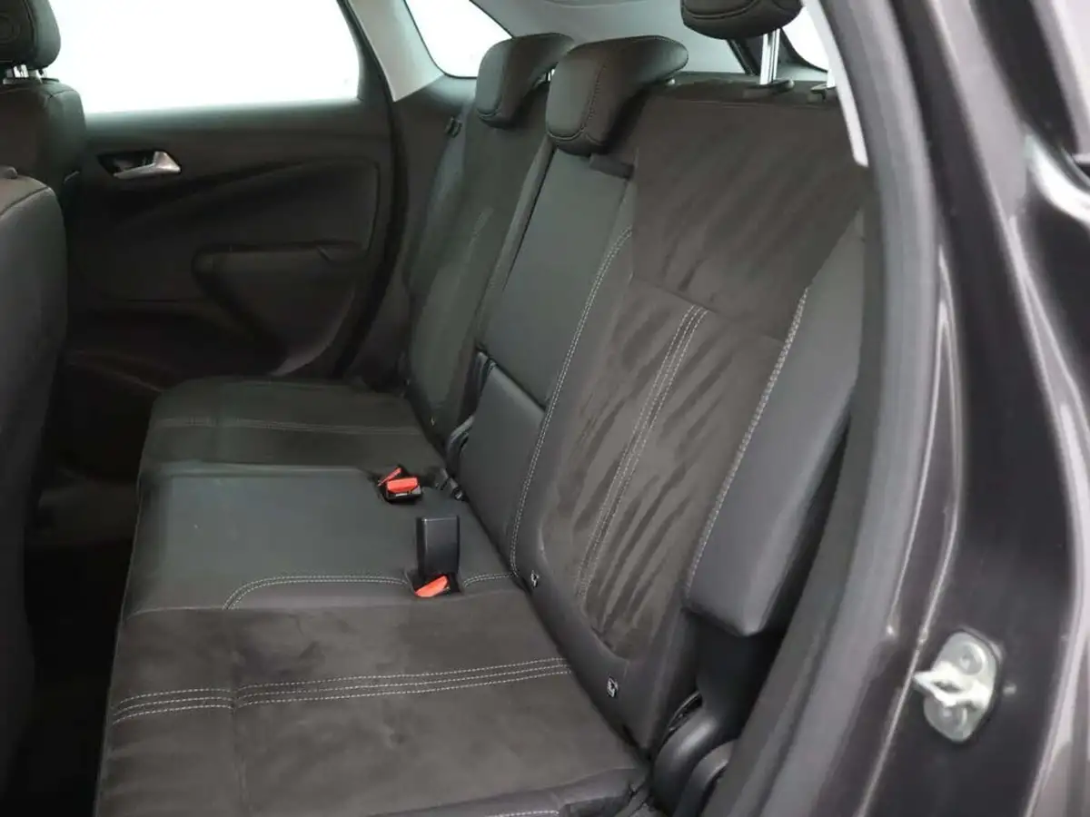 2023-vauxhall-crossland-12-ultimate-130ps-auto-big-14