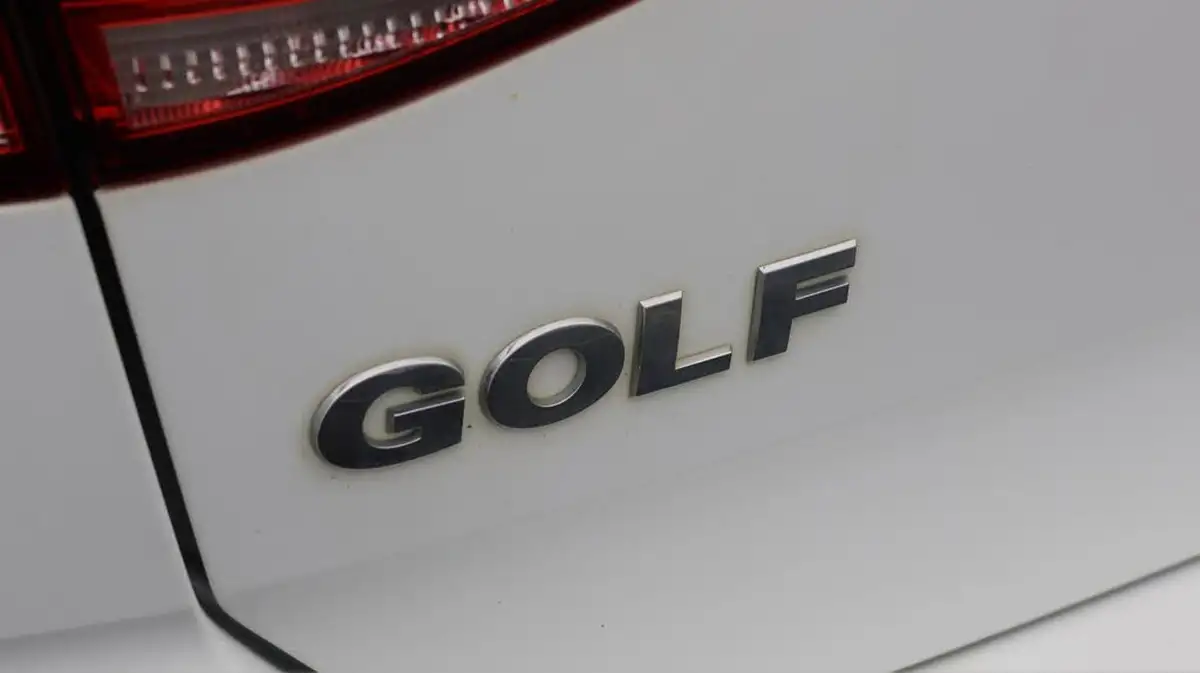 2017-volkswagen-golf-14-tsi-se-ss-hatchback-5d-big-21