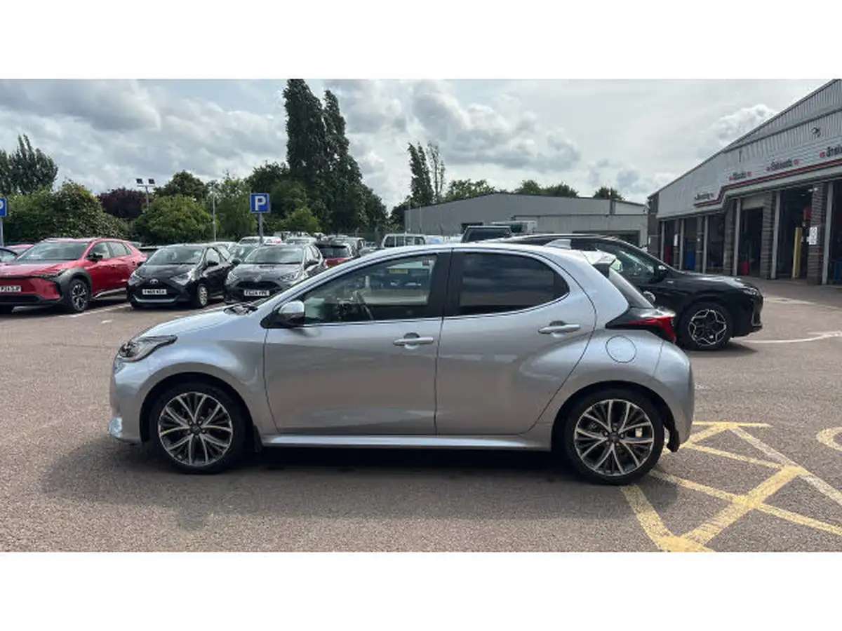 2022-toyota-yaris-15-vvt-i-excel-big-16