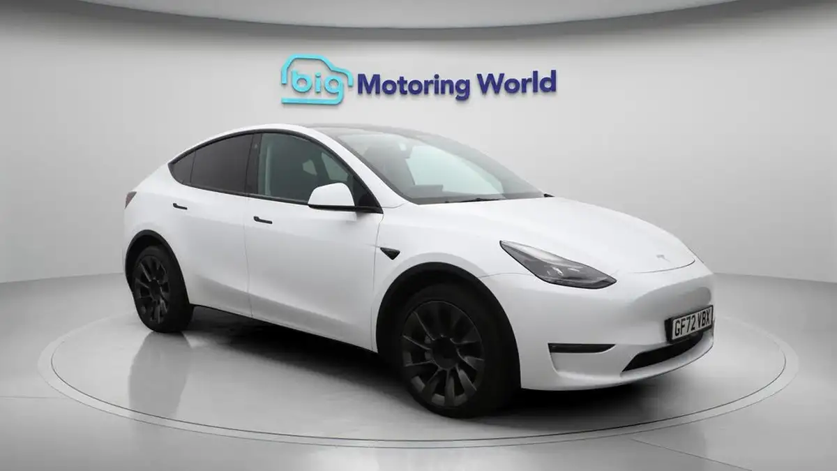 2022-tesla-model-y-e-long-range-big-1