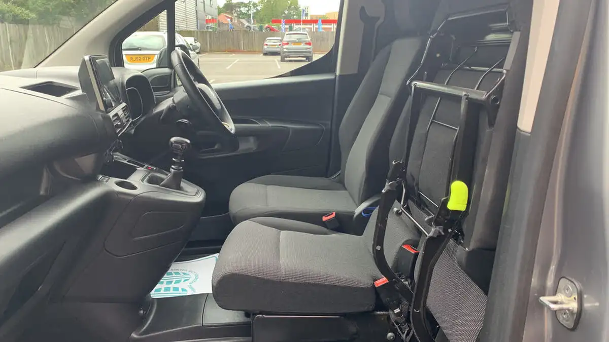 2024-citroen-berlingo-15-bluehdi-1000-driver-edition-100pseu6d-big-41