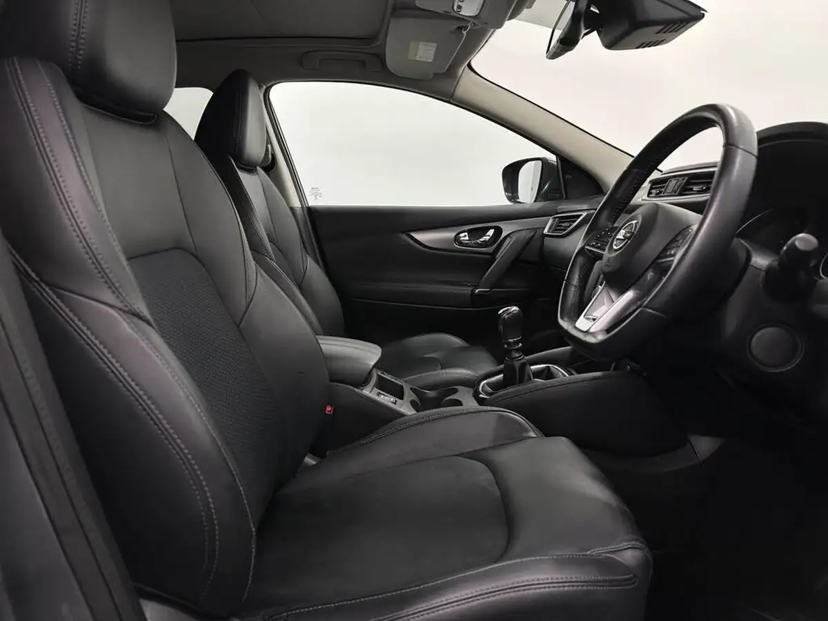 2017-nissan-qashqai-15dci-tekna-big-28