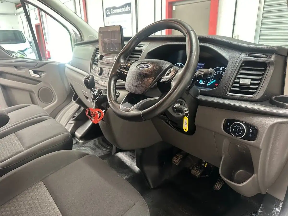 2022-ford-transit-custom-20tdci-320-l2h1-trend-130pseu6dt-kombi-m1-9-seats-big-10