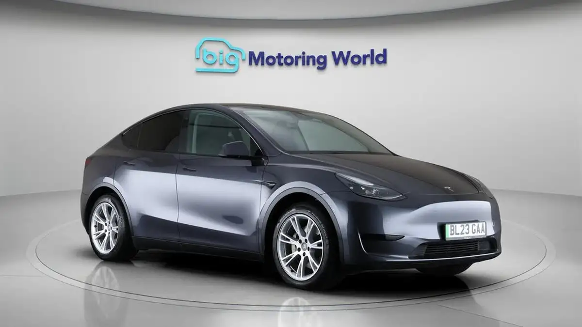 2023-tesla-model-y-e-rwd-big-0
