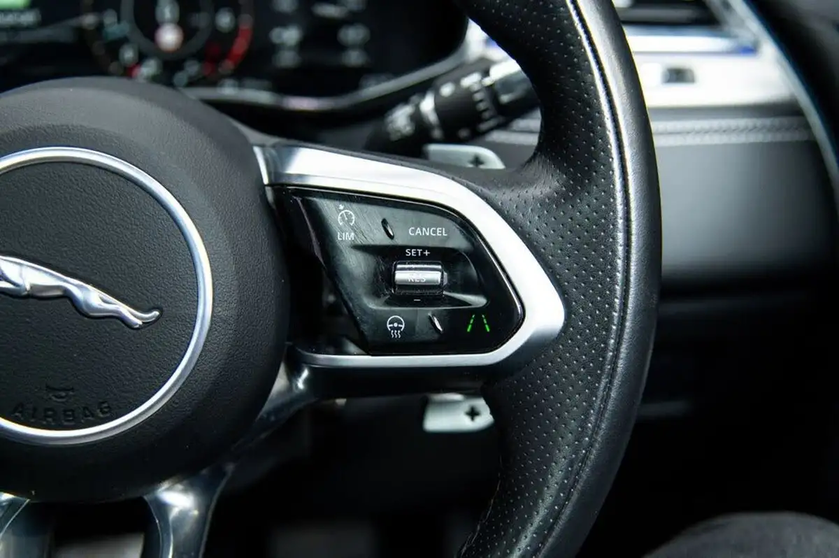 2021-jaguar-f-pace-20-p250-r-dynamic-se-big-28