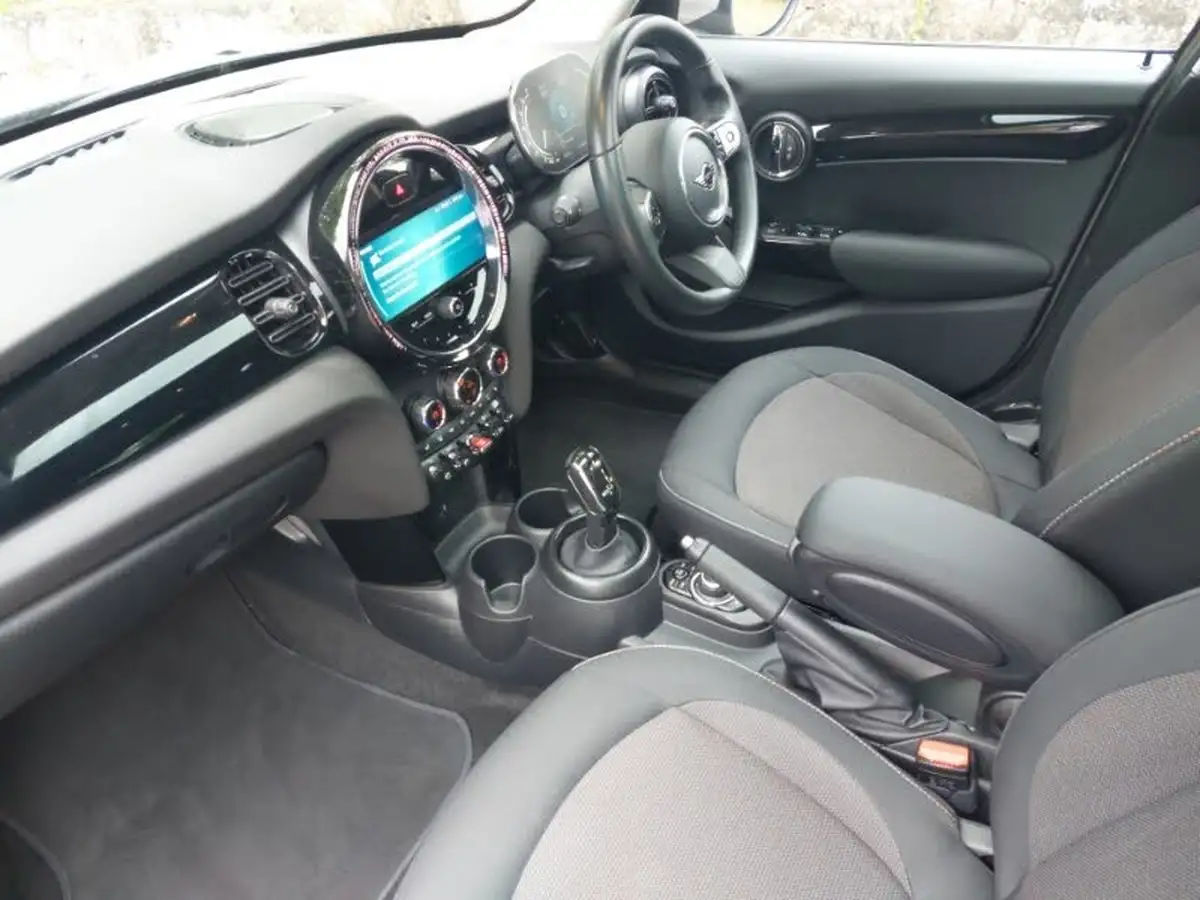2021-mini-cooper-15-cooper-classic-hatchback-5d-auto-big-4