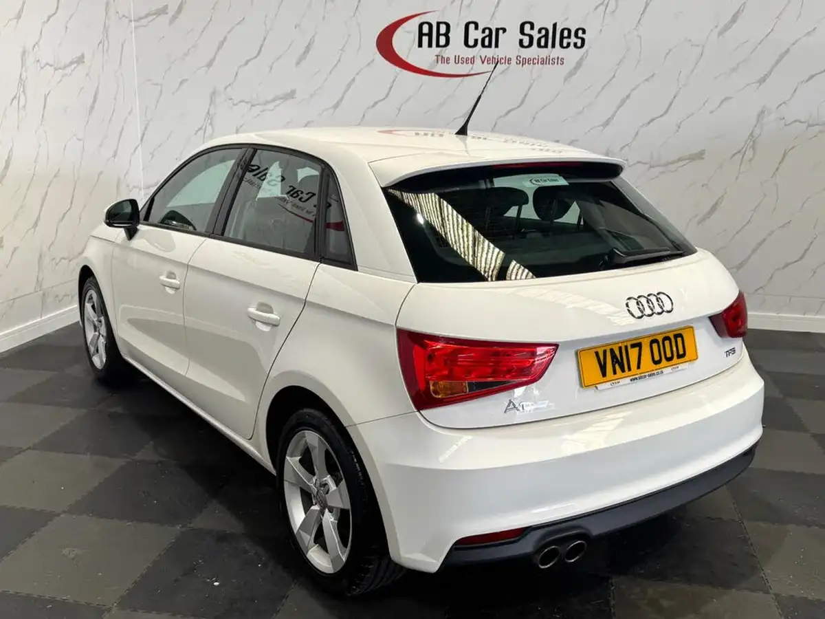 2017-audi-a1-14-tfsi-sportback-5d-big-7