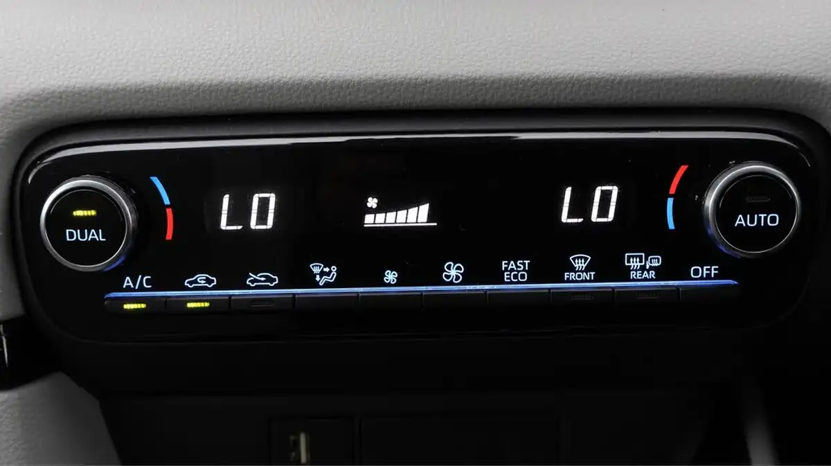 2021-toyota-yaris-15-vvt-i-excel-big-11