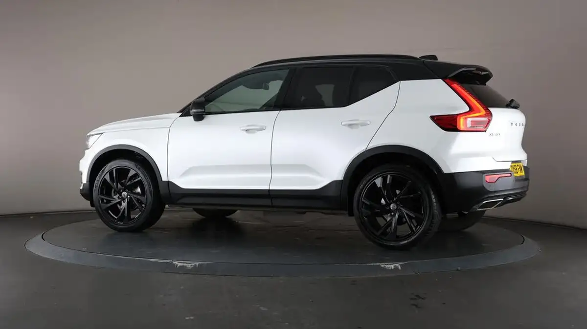 2018-volvo-xc40-15-t3-r-design-pro-big-77