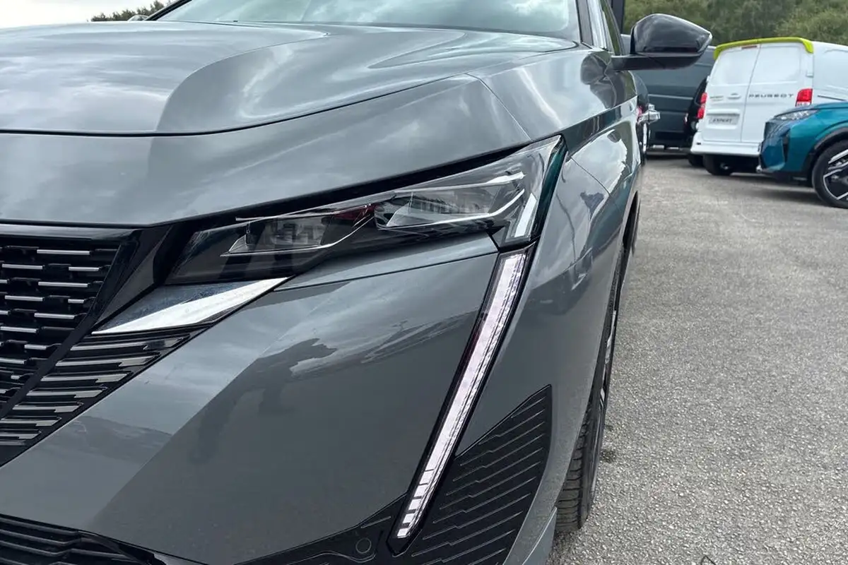 2023-peugeot-308-12-puretech-gt-130ps-ss-eat8-big-28