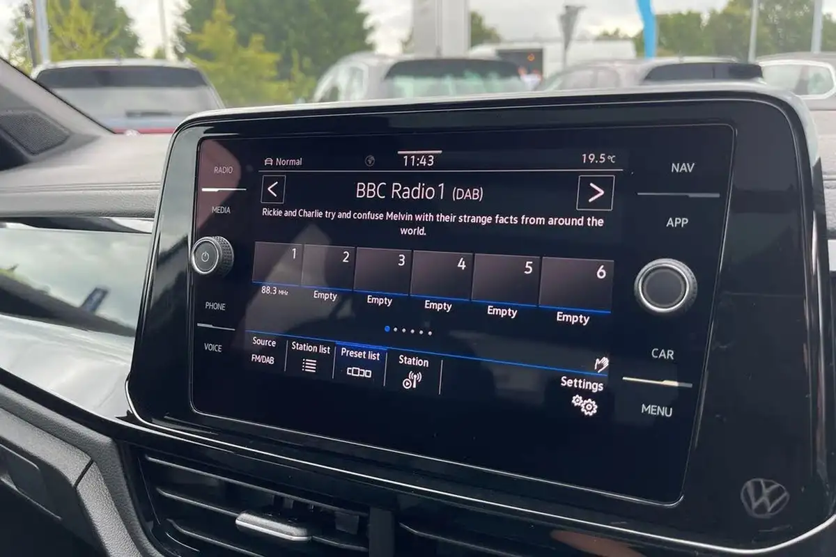 2025-volkswagen-t-roc-20tdi-r-line-4motion-big-46