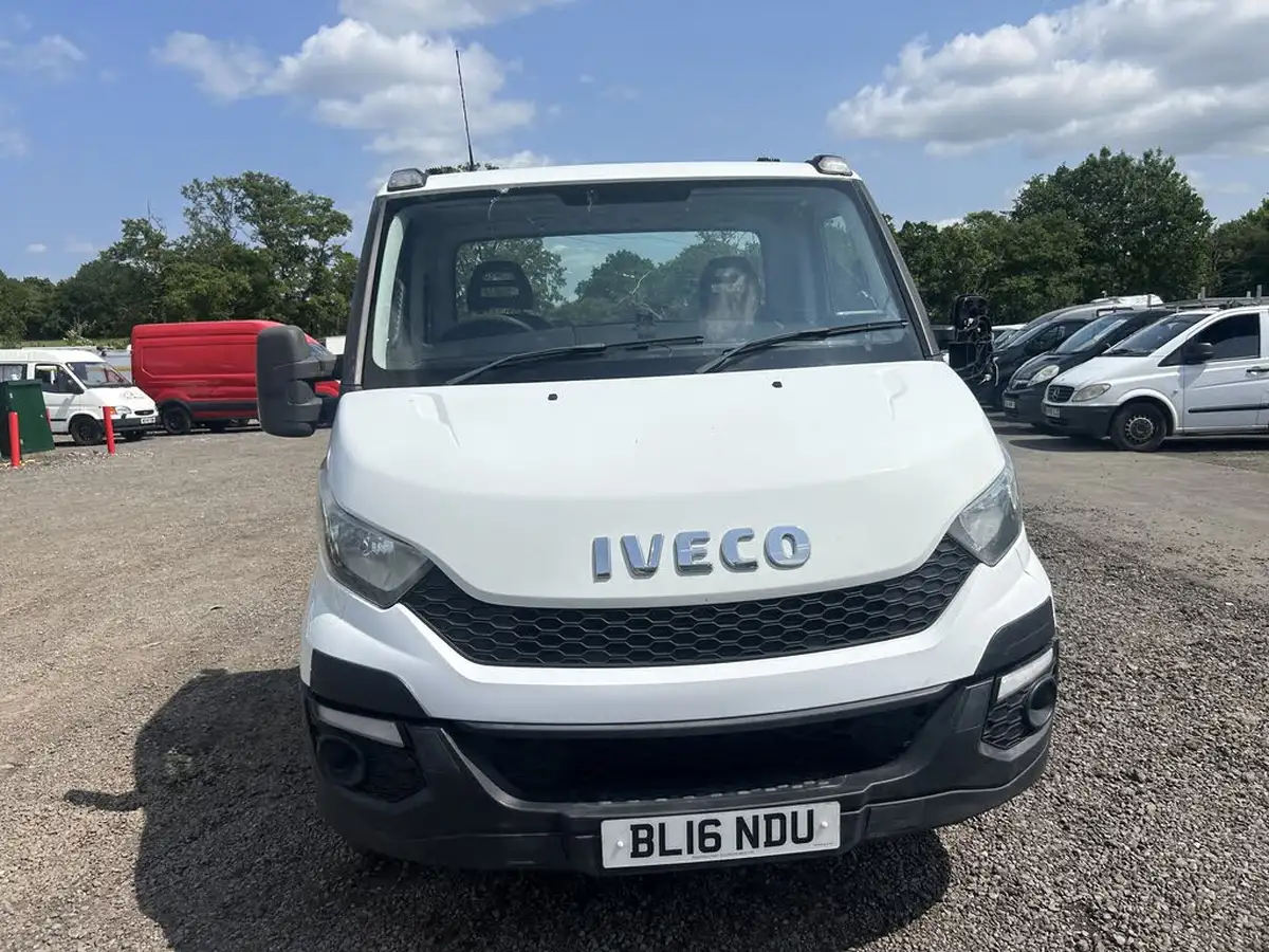 2016-iveco-daily-s-class-23td-35s11-4100-big-11