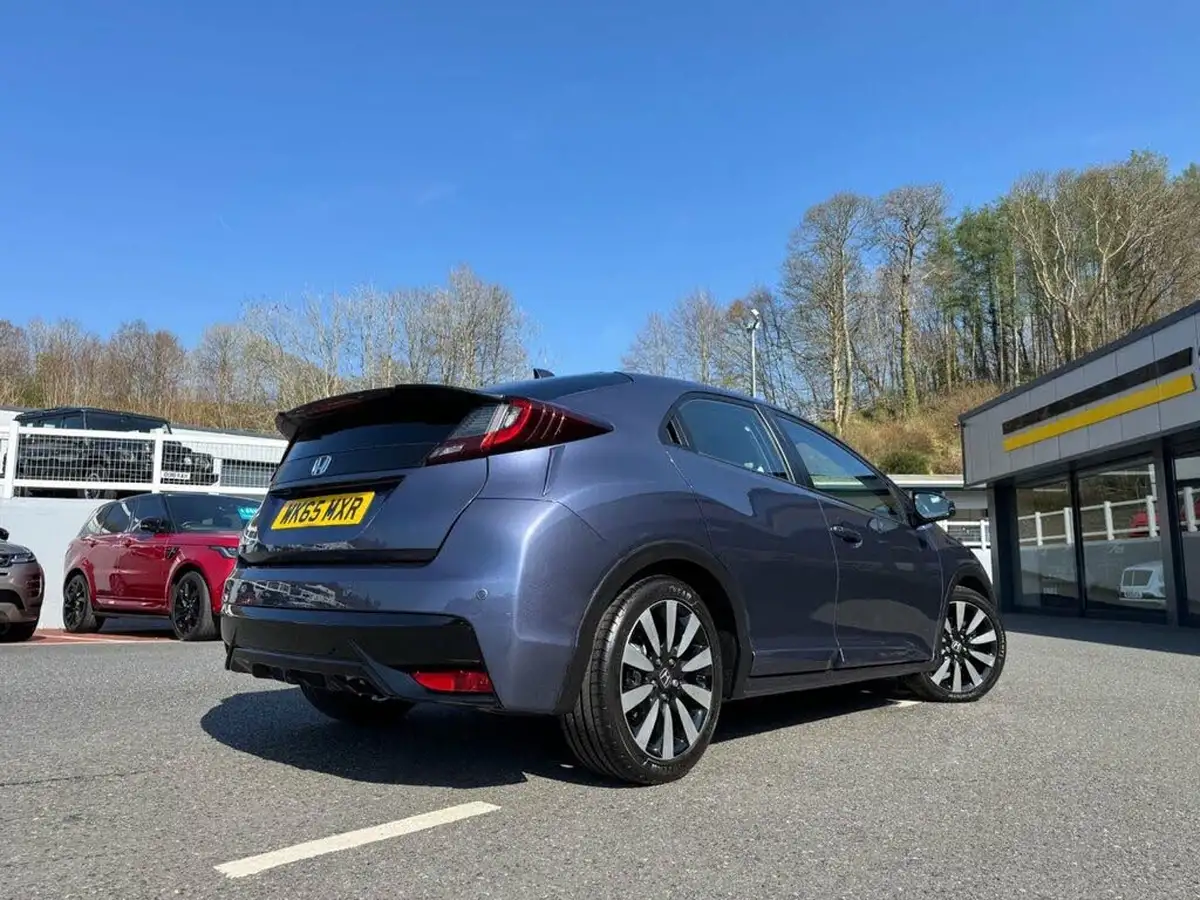 2015-honda-civic-18-se-plus-honda-connect-with-navi-hatchback-big-33
