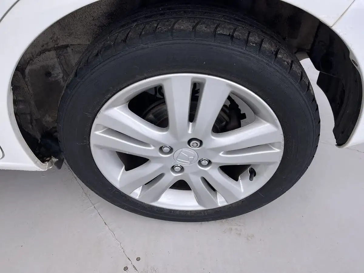 2013-honda-jazz-14-es-plus-big-21