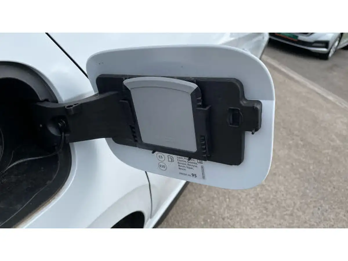 2024-skoda-kamiq-15-tsi-monte-carlo-dsg-big-37
