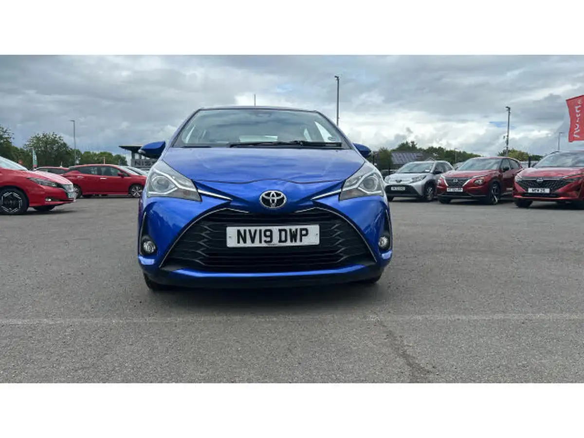 2019-toyota-yaris-15-vvt-i-icon-tech-111bhp-1496cc-big-7