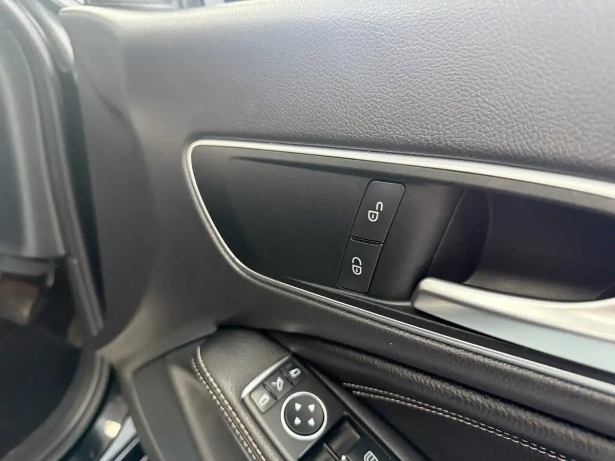 2016-mercedes-benz-cla-21d-cla-200-sport-ss-coupe-4d-7g-dct-big-24
